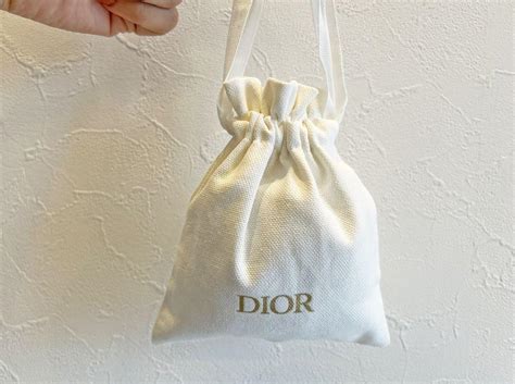 dior 巾着 もらい方